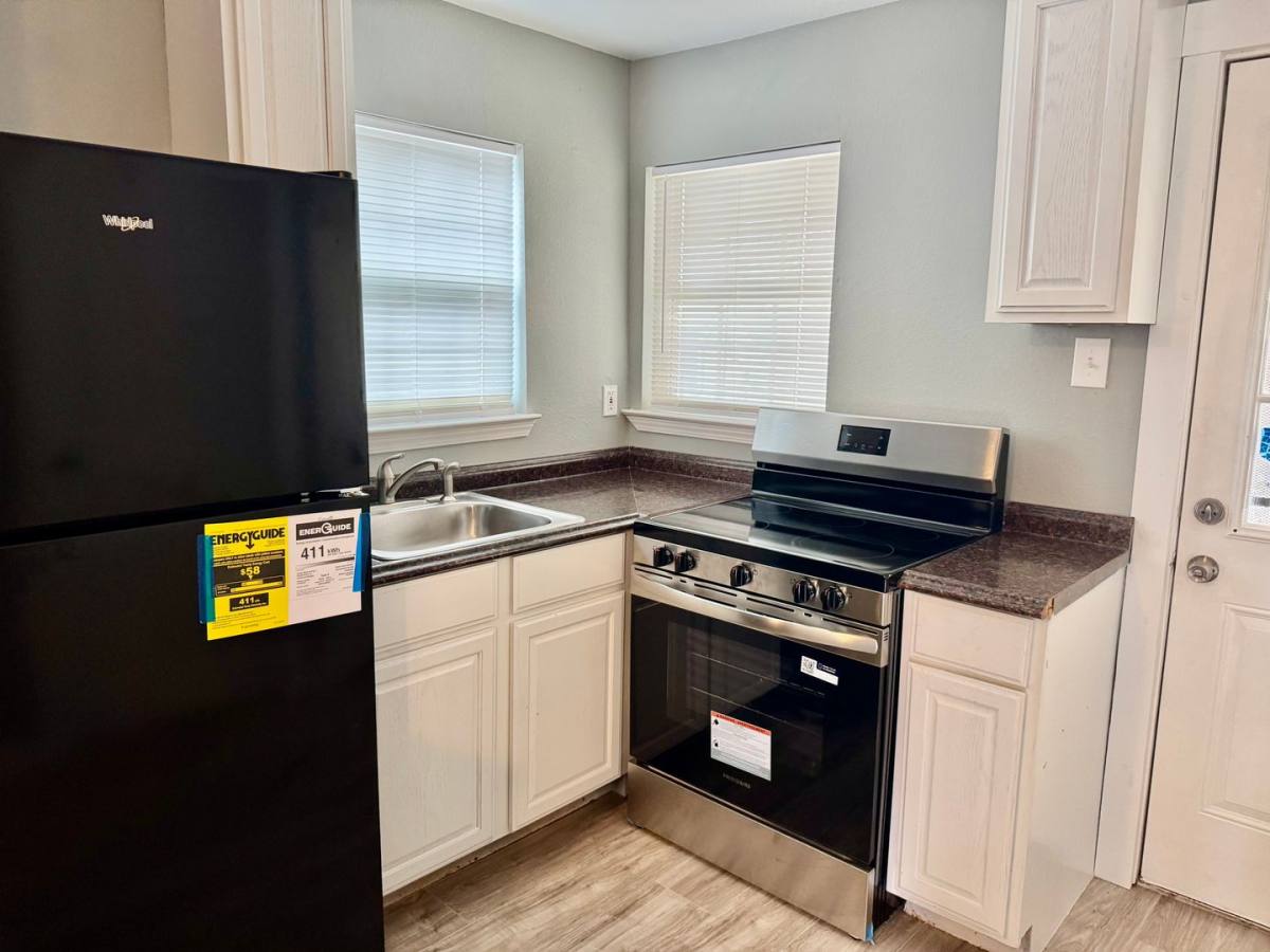 Apartment for rent at 807 E Southcross Blvd, San Antonio, TX 78214
