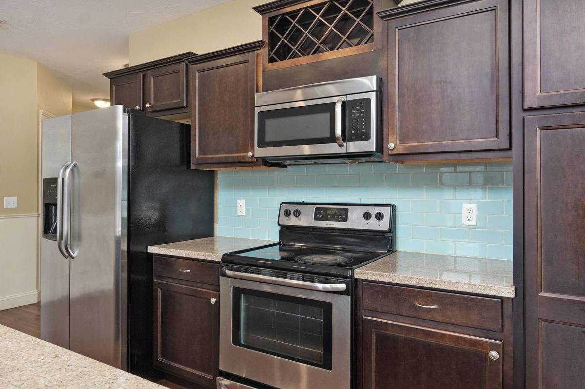 Apartment for rent at 1040 E Walnut St, Springfield, MO 65806
