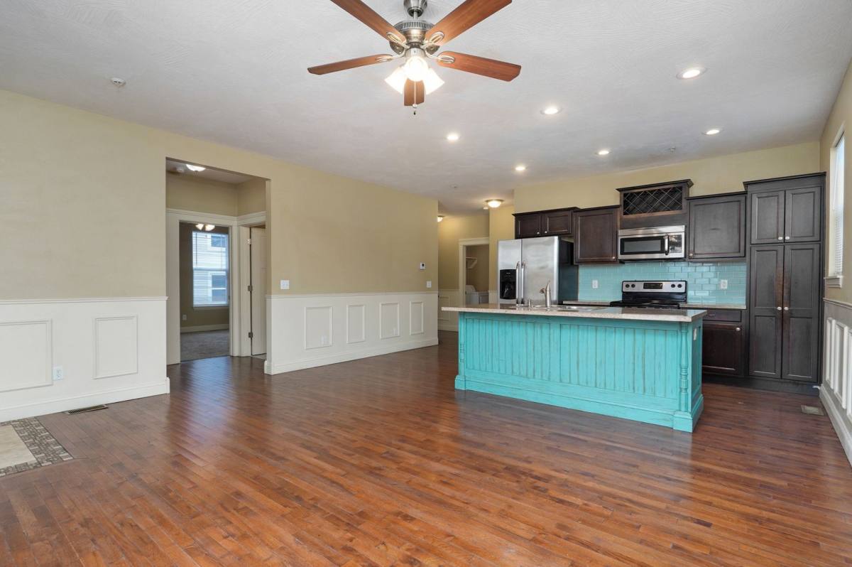 Apartment for rent at 1040 E Walnut St, Springfield, MO 65806