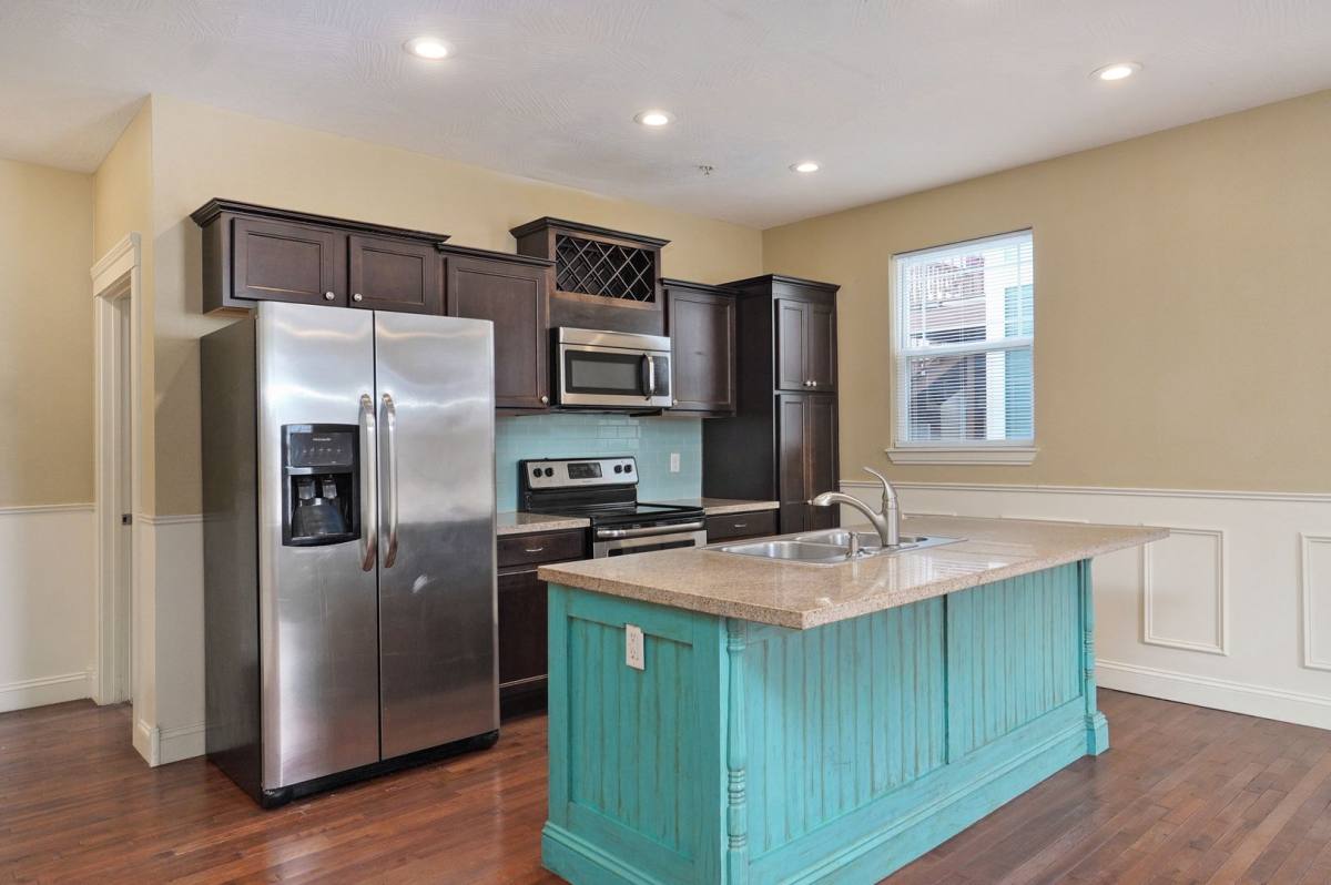 Apartment for rent at 1040 E Walnut St, Springfield, MO 65806