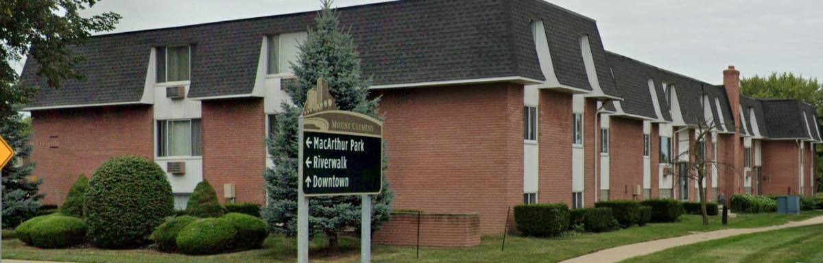 Apartment for rent at 135 N River Rd, Mount Clemens, MI 48043