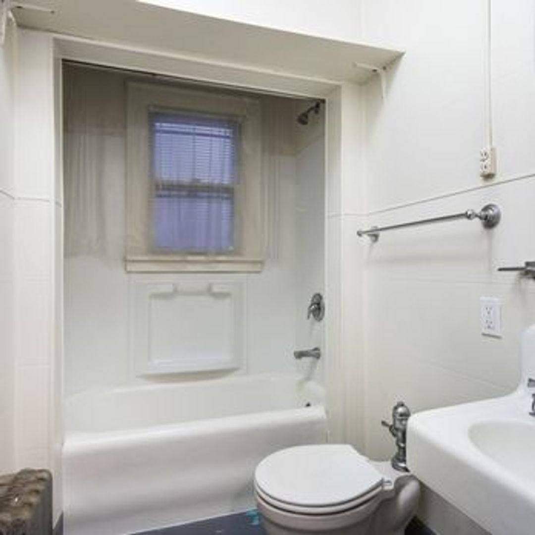 Apartment for rent at 1929 NW Irving St, Portland, OR 97209