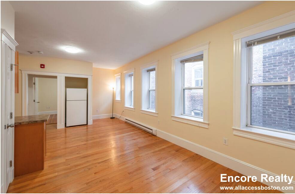 Apartment for rent at 887 Huntington Ave #3, Boston, MA 02115