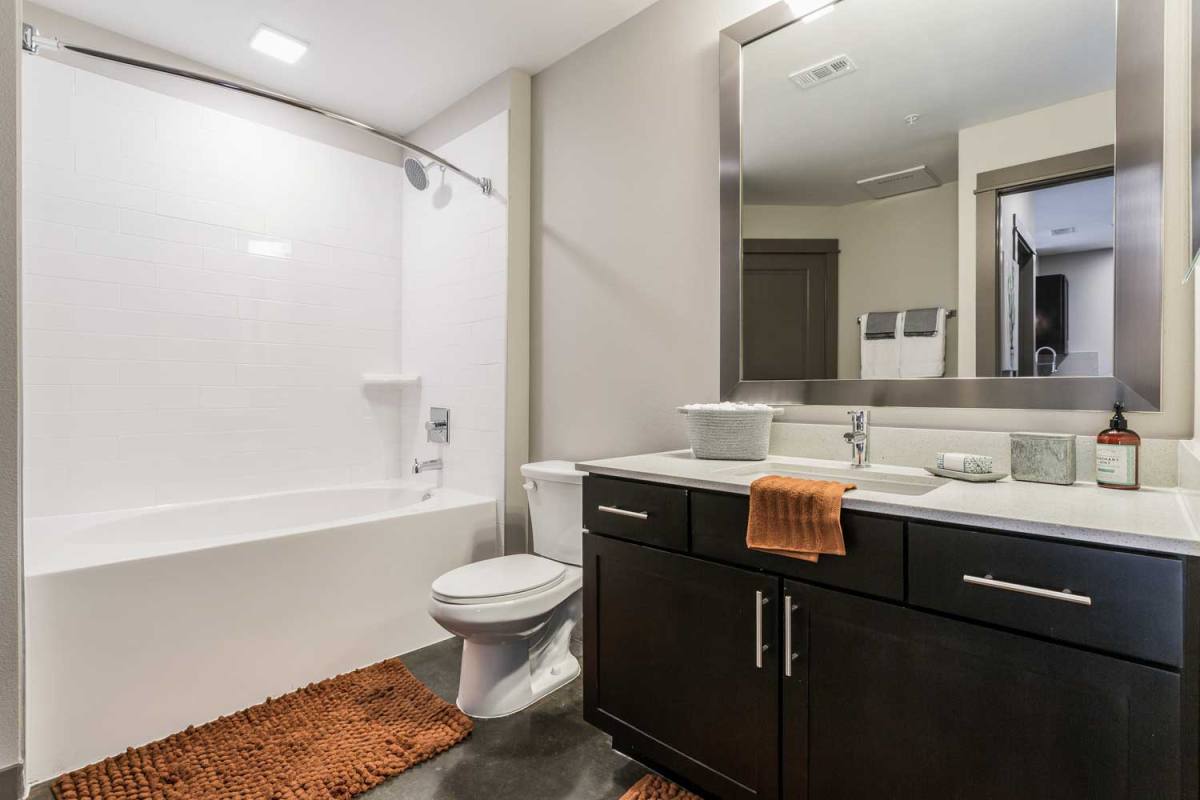 Apartment for rent at 1111 Durham Dr #AZ1, Houston, TX 77007