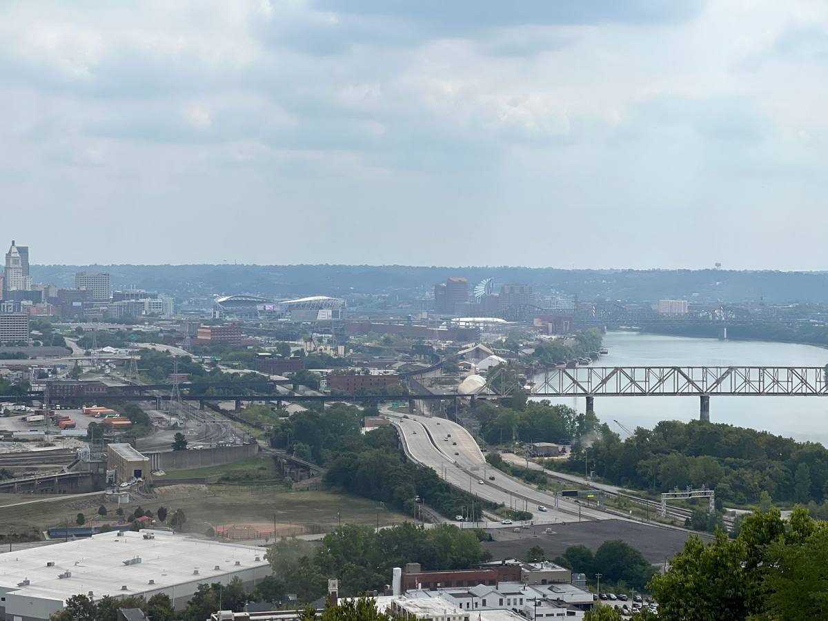 Apartment for rent at 944 Chateau Ave, Cincinnati, OH 45204
