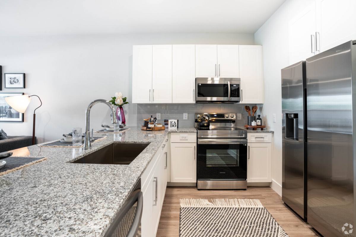 Apartment for rent at 2425 Bell St #BE1, Houston, TX 77003