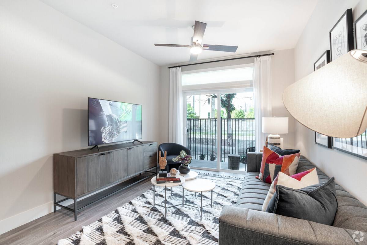 Apartment for rent at 2425 Bell St #BE1, Houston, TX 77003