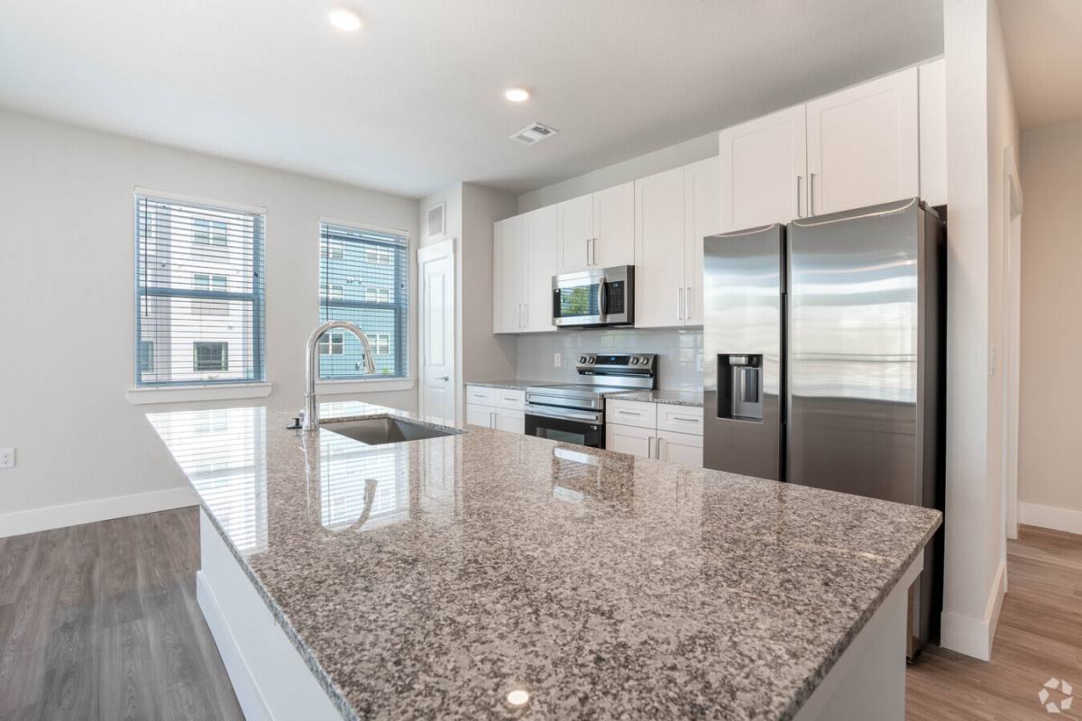 Apartment for rent at 2425 Bell St #BE3, Houston, TX 77003