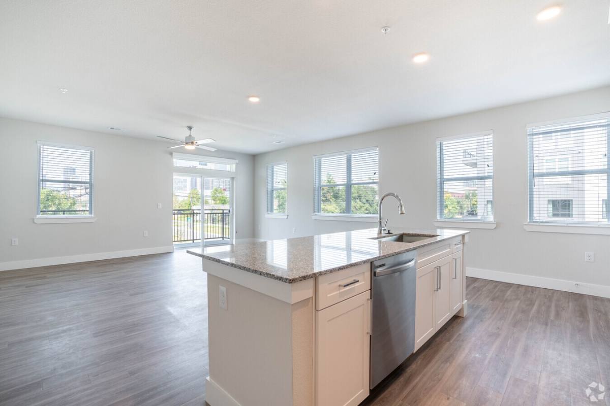 Apartment for rent at 2425 Bell St #BE3, Houston, TX 77003