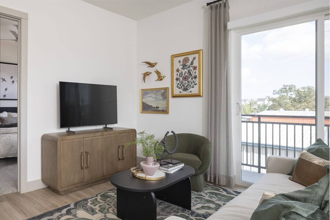 Apartment for rent at 925 W 20th St #BEH1, Houston, TX 77008