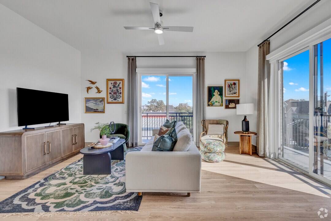 Apartment for rent at 925 W 20th St #BEH1, Houston, TX 77008