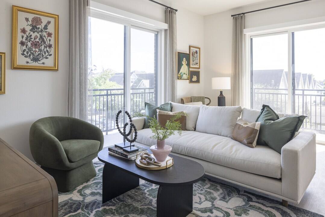 Apartment for rent at 925 W 20th St #BEH1, Houston, TX 77008