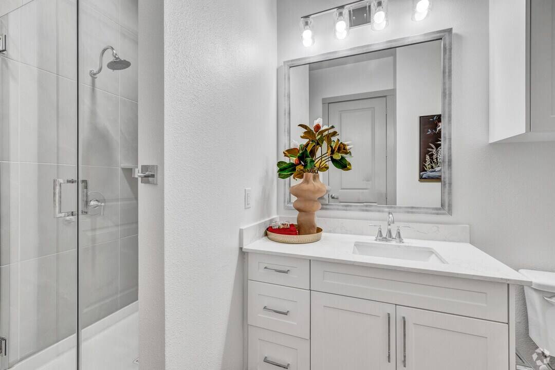 Apartment for rent at 925 W 20th St #BEH1, Houston, TX 77008