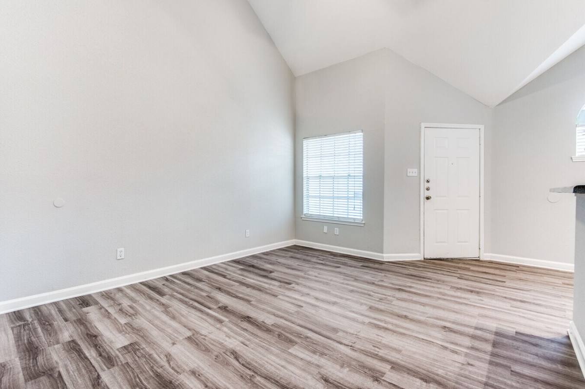 Apartment for rent at 14135 Champions Dr #CSGN, Houston, TX 77069