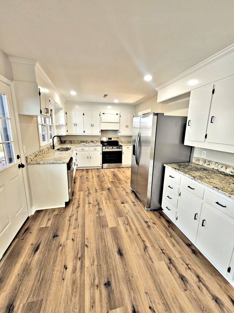 House for rent at 405 Woodland St NW, Hartselle, AL 35640