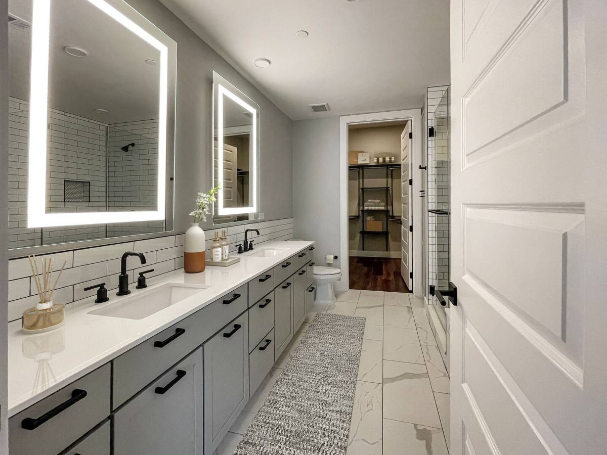Apartment for rent at 2220 Westcreek Lane #CRI, Houston, TX 77027