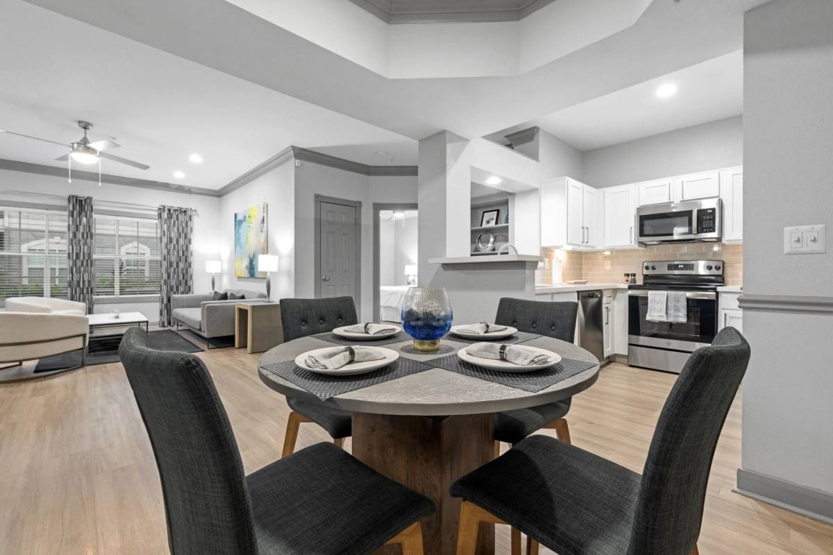 Apartment for rent at 2400 Fountain View Dr #CSTW, Houston, TX 77057