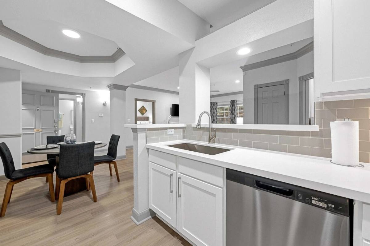 Apartment for rent at 2400 Fountain View Dr #CSTW, Houston, TX 77057