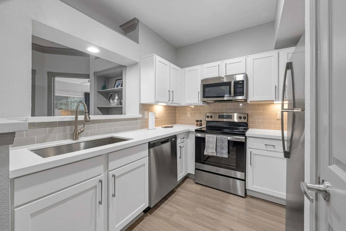 Apartment for rent at 2400 Fountain View Dr #CSTW, Houston, TX 77057
