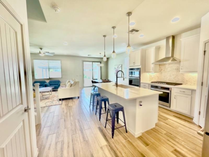 House for rent at 2437 E Alta Vista Rd, Phoenix, AZ 85042
