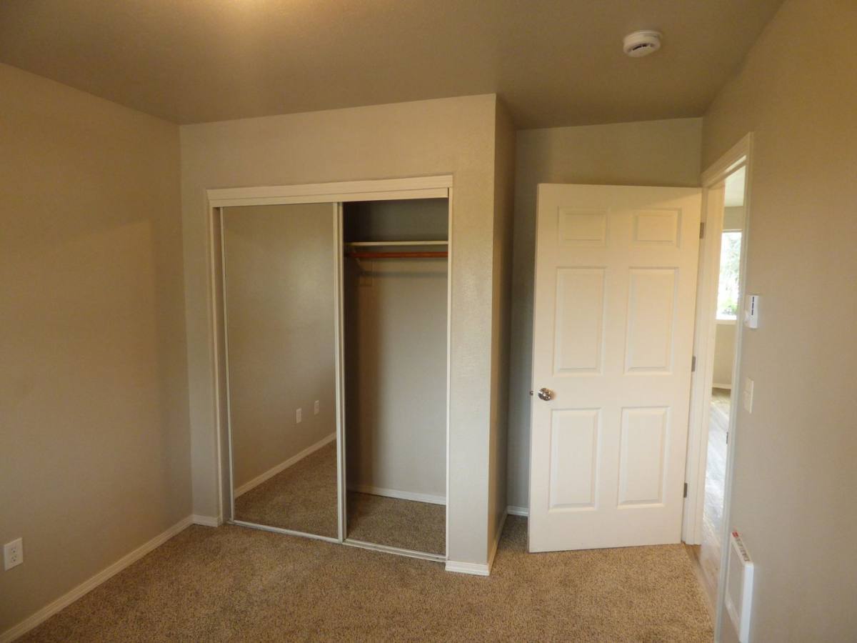 Apartment for rent at 1150 12th St NE, Salem, OR 97301