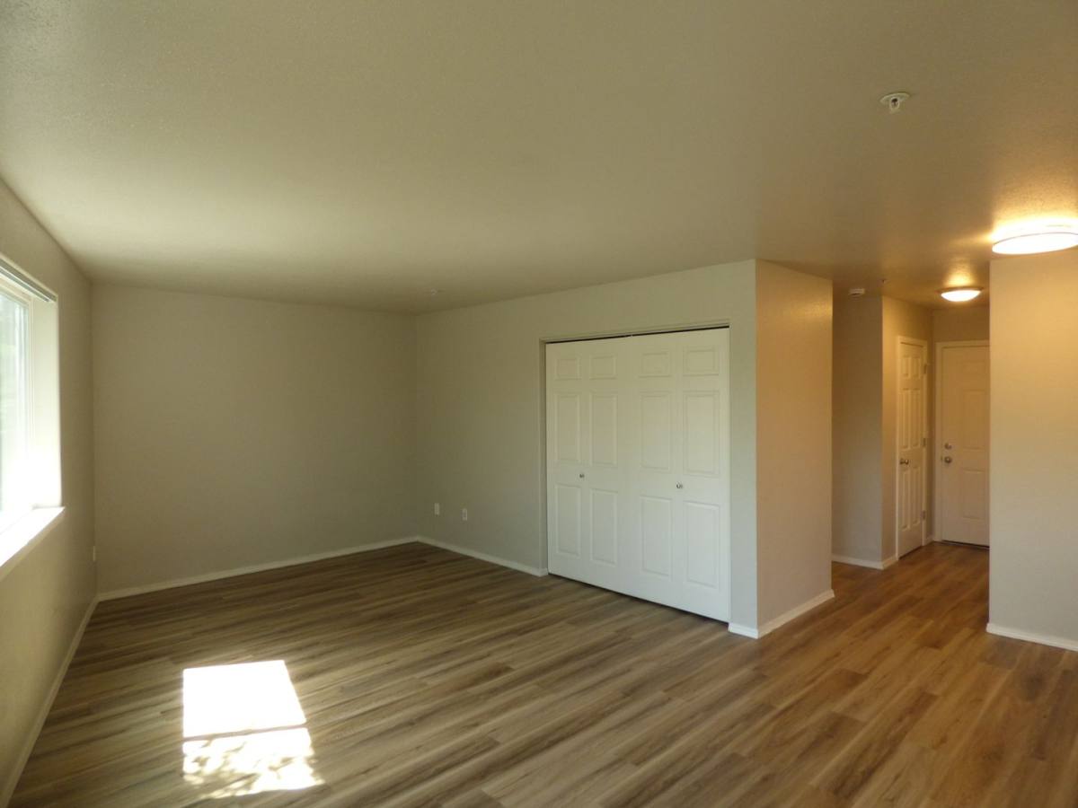 Apartment for rent at 1150 12th St NE, Salem, OR 97301