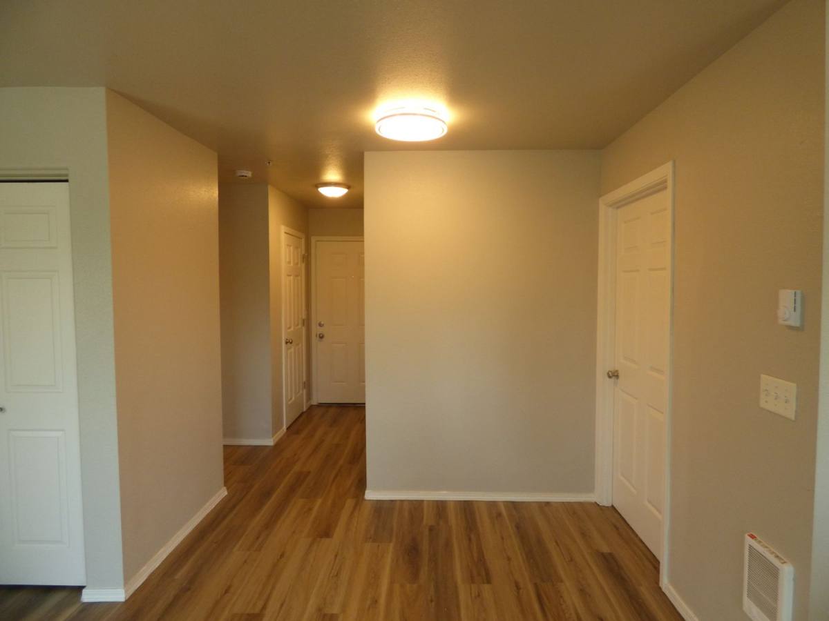Apartment for rent at 1150 12th St NE, Salem, OR 97301