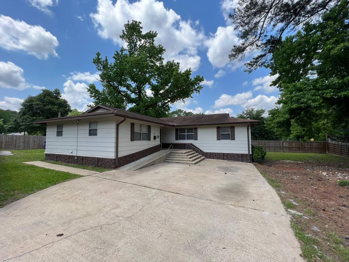 House for rent at 3058 Old Colony Rd, Huntsville, TX 77320