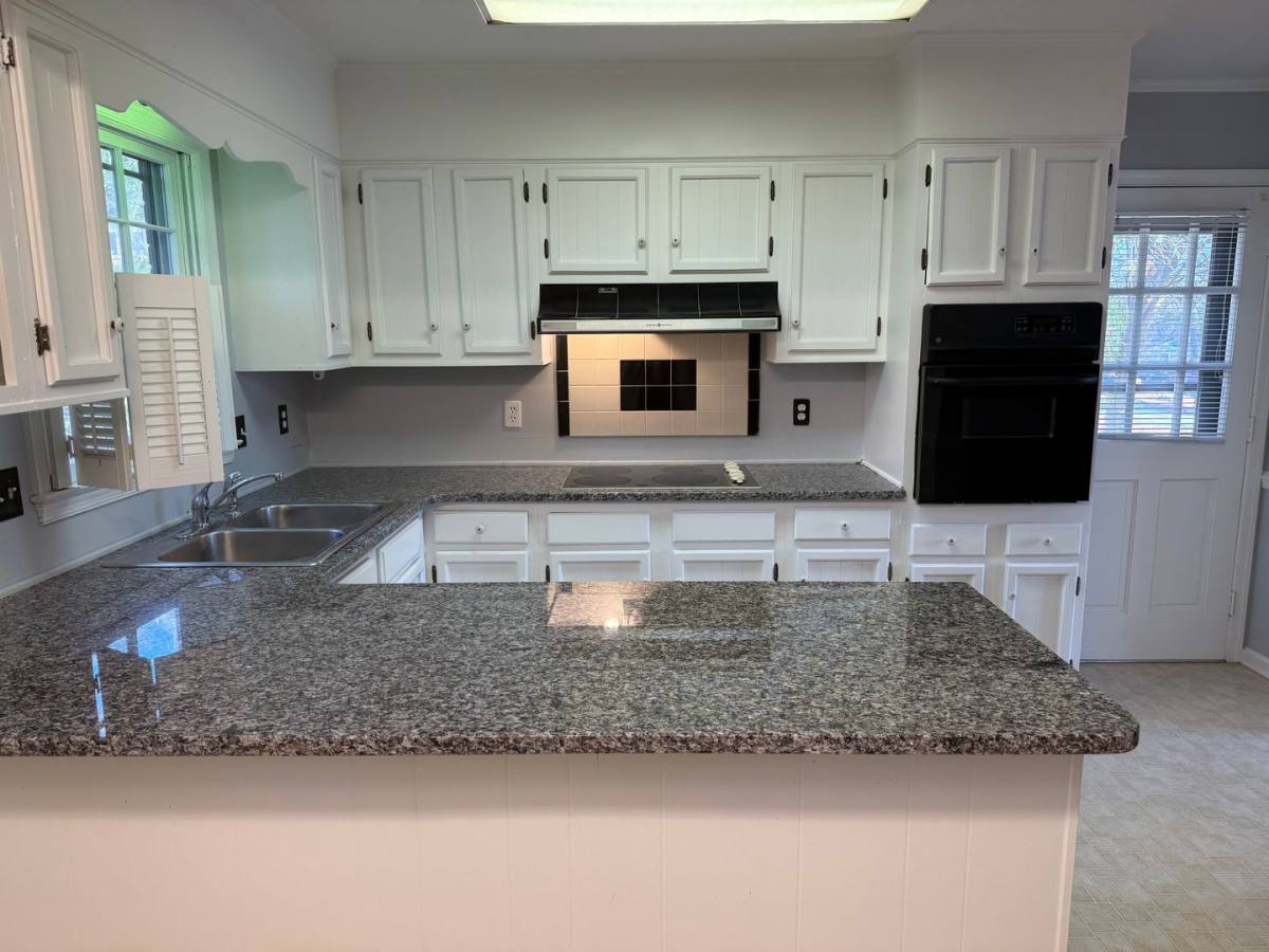 Apartment for rent at 6104 Buckhorn Rd, Greensboro, NC 27410