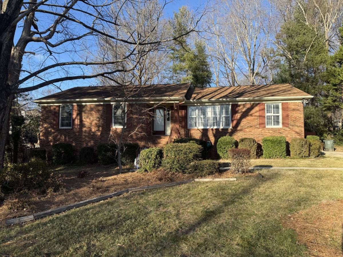 Apartment for rent at 6104 Buckhorn Rd, Greensboro, NC 27410