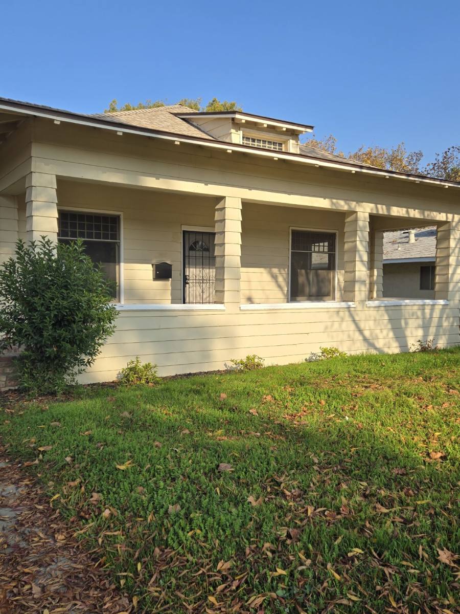 House for rent at 113 W 21st St, Merced, CA 95340