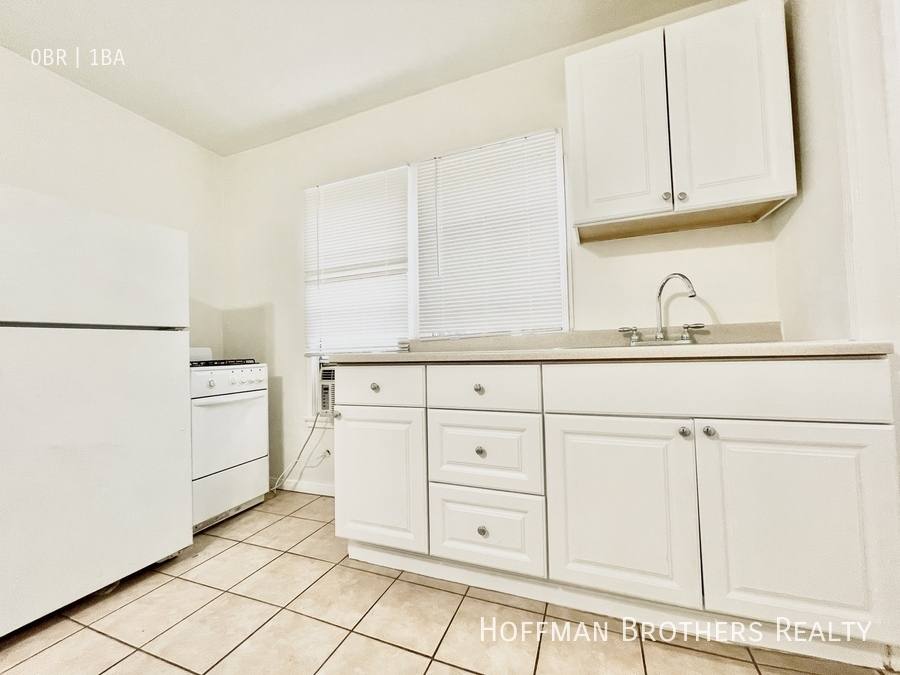 Apartment for rent at 614 Hauser Blvd #108, Los Angeles, CA 90036