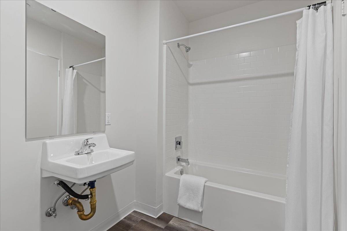 Apartment for rent at 1010 E 25th St, Los Angeles, CA 90011