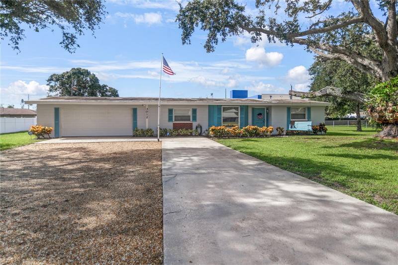 House for rent at 3012 52nd Ave Dr W, Bradenton, FL 34207