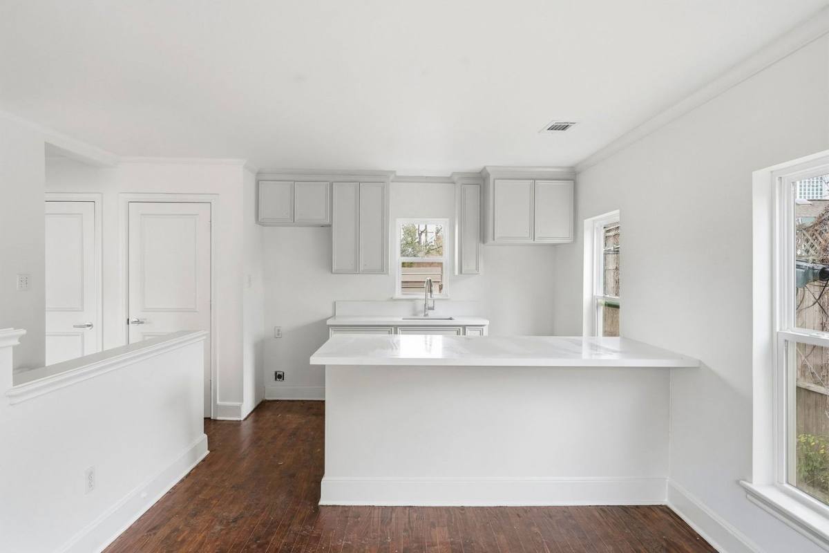 Apartment for rent at 612 W Alabama #1 2, Houston, TX 77007
