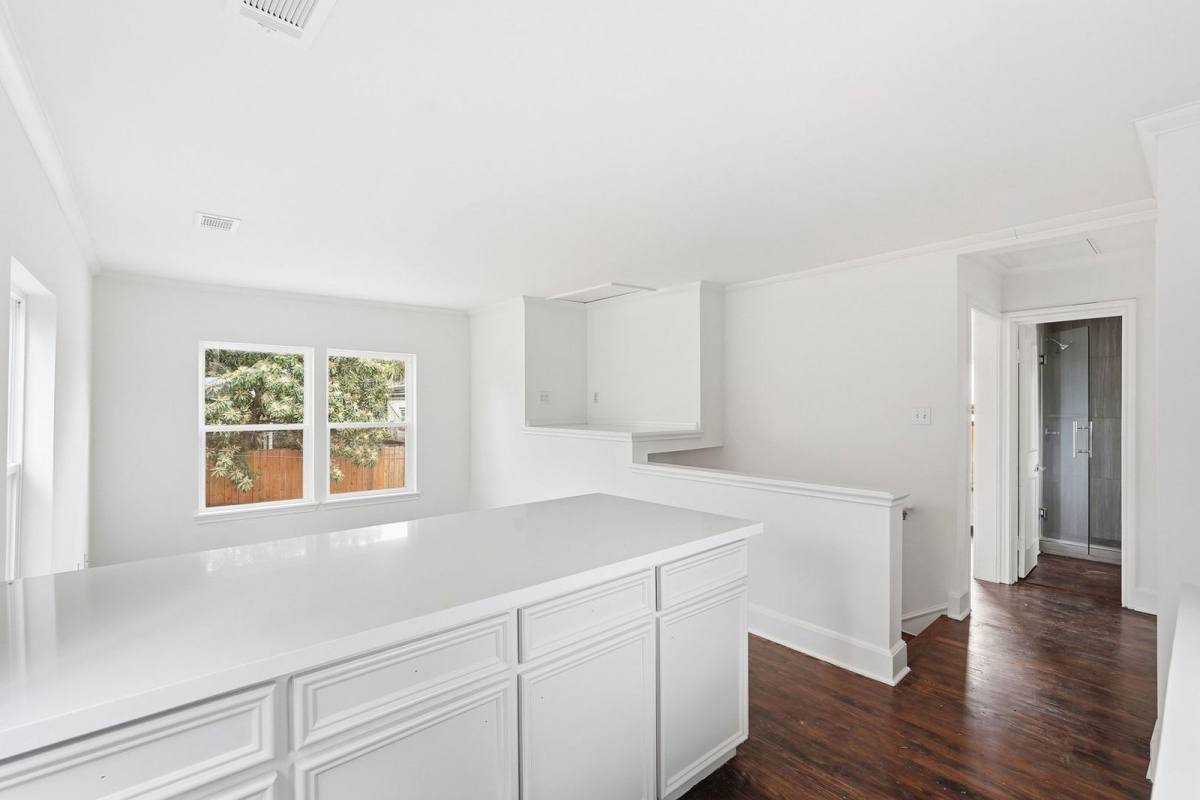 Apartment for rent at 612 W Alabama #1 2, Houston, TX 77007