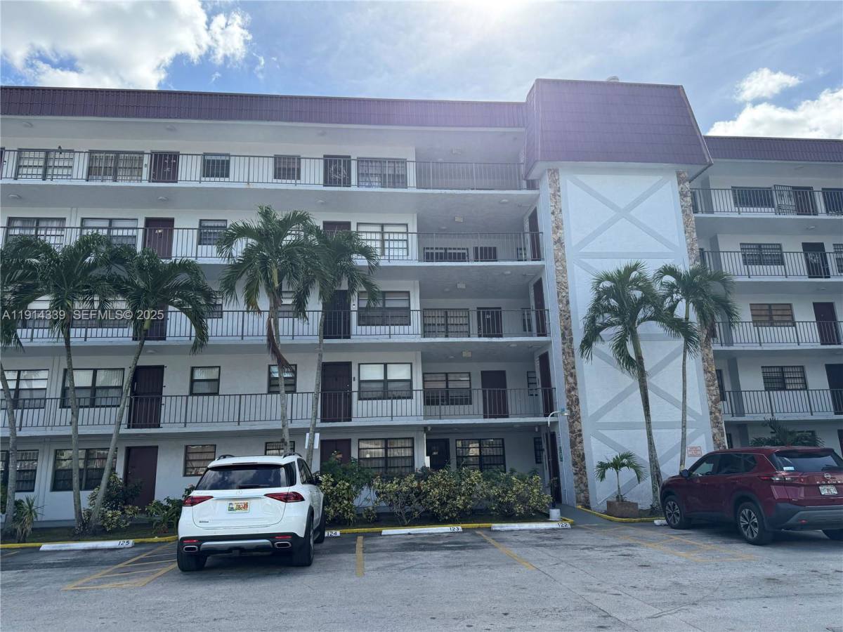 Condo for rent at 1325 W 68th St #331, Hialeah, FL 33014