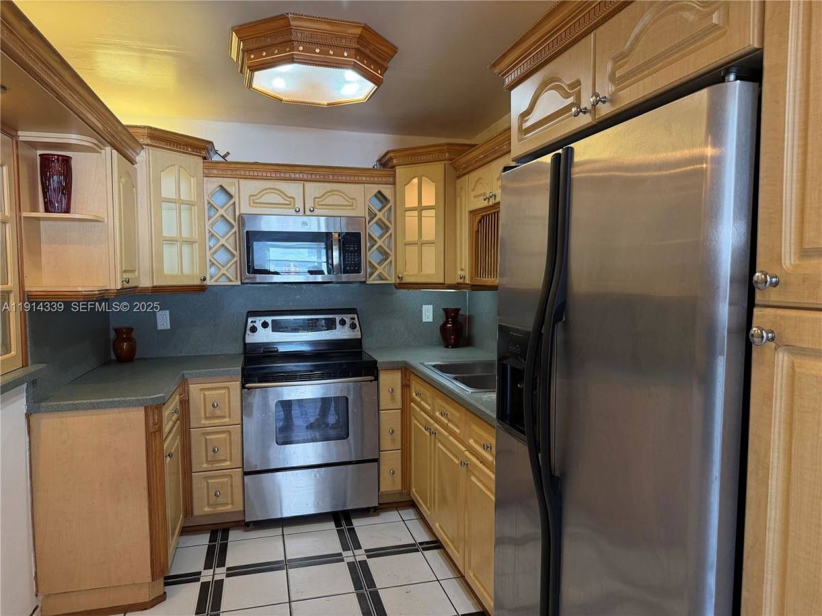 Condo for rent at 1325 W 68th St #331, Hialeah, FL 33014