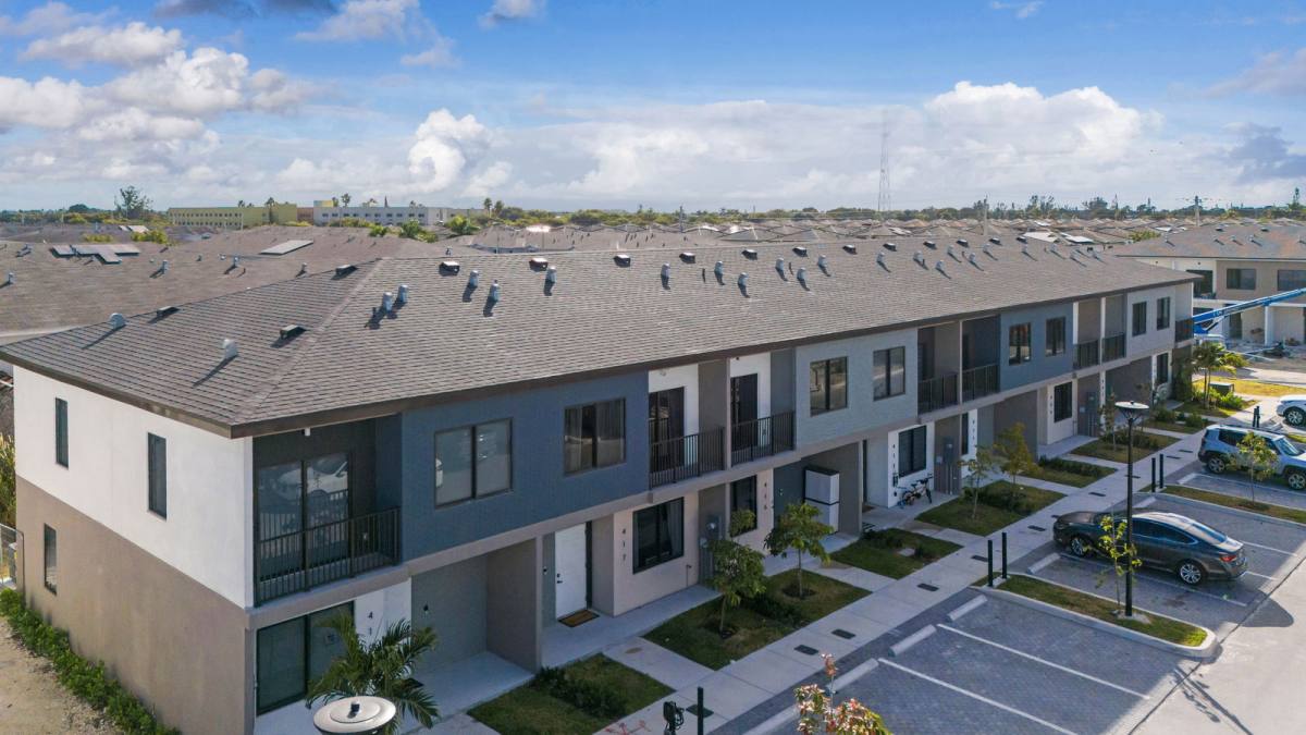 Townhouse for rent at 415 NW 13 Court, Homestead, FL 33034