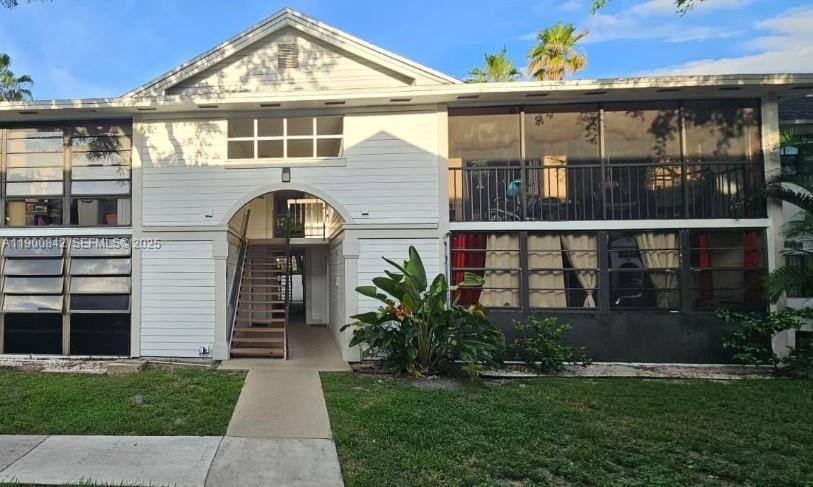 Apartment for rent at 18965 NW 62nd Ave #222, Hialeah, FL 33015