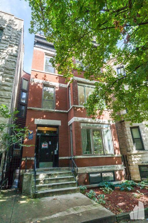 Apartment for rent at 900 W Newport #3, Chicago, IL 60657