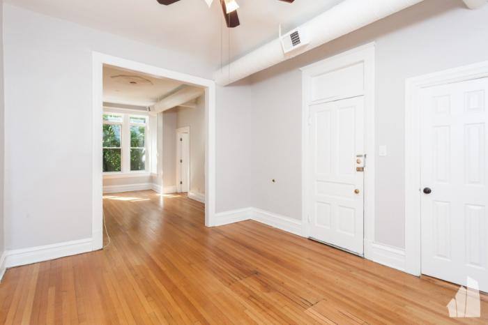 Apartment for rent at 900 W Newport #3, Chicago, IL 60657