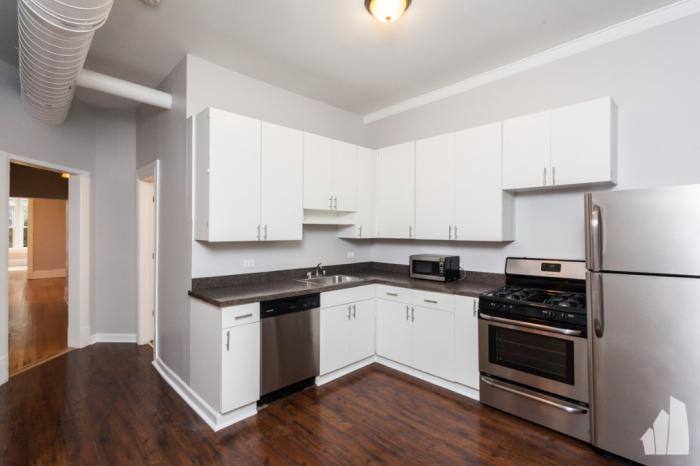 Apartment for rent at 900 W Newport #3, Chicago, IL 60657