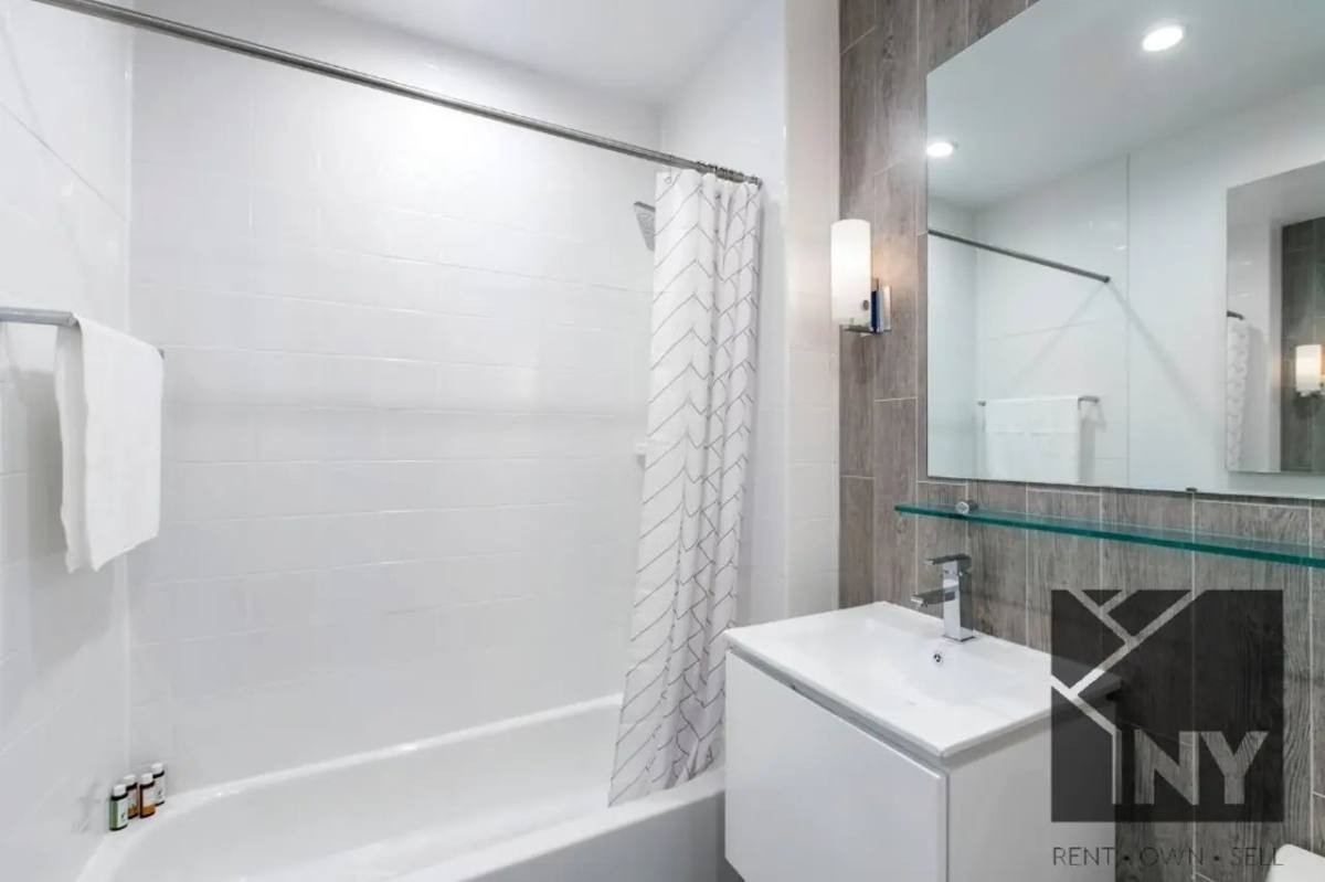 Apartment for rent at 53 W Broadway #18D, New York, NY 10007