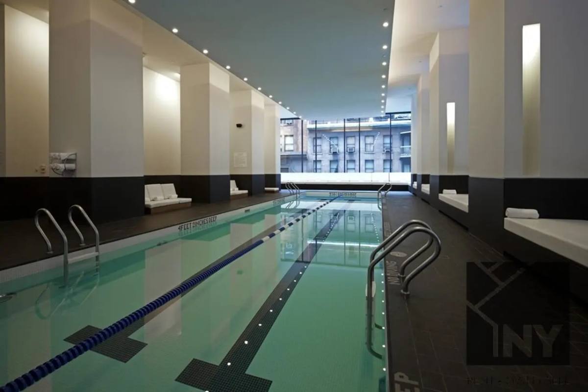 Apartment for rent at 8 Barclay #21U, New York, NY 10038