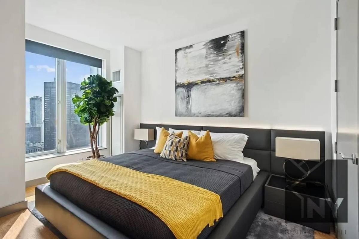 Apartment for rent at 8 Barclay #21U, New York, NY 10038