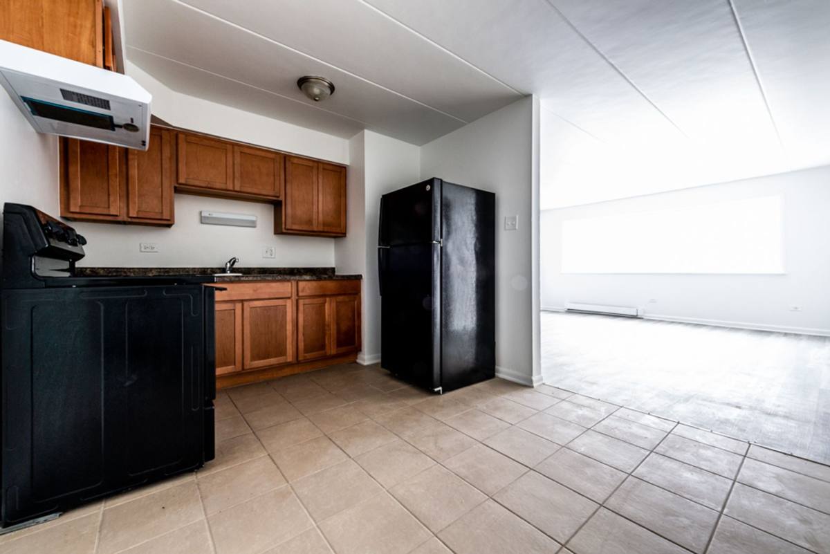 Apartment for rent at 14538 S Cottage Grove Ave, Dolton, IL 60419
