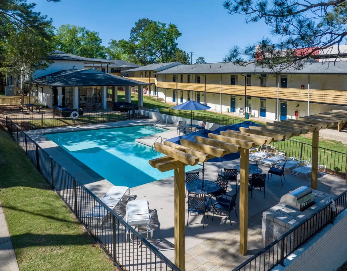 Apartment for rent at 516 E Glenn Ave, Auburn, AL 36830