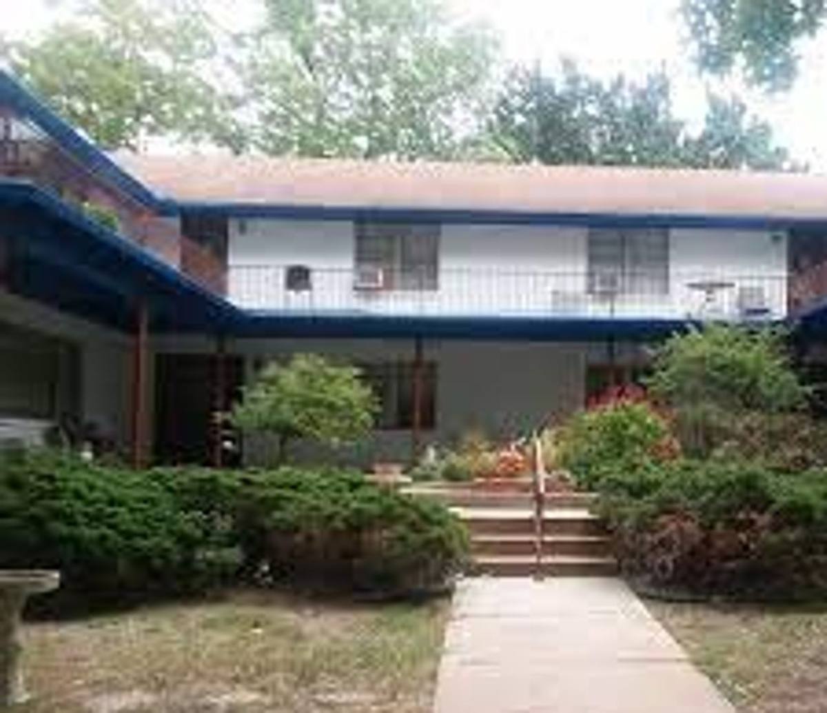 Apartment for rent at 1708 SW Webster, Topeka, KS 66604
