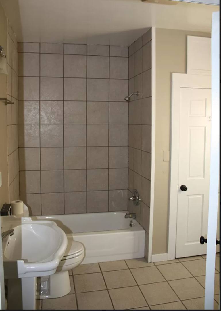 Apartment for rent at 1214 State St, Bowling Green, KY 42101